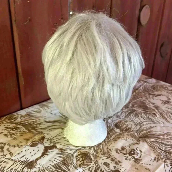 Vintage Wig Grey White Platinum Short Layered Unisex Costume 60s 70s - Picture 3 of 5